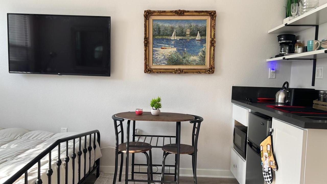 Newlodge East Hollywood Retreat Apartment *
